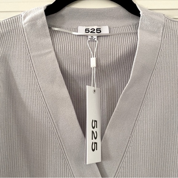 NWT 525 America ribbed cropped cardigan in light gray - Picture 2 of 5
